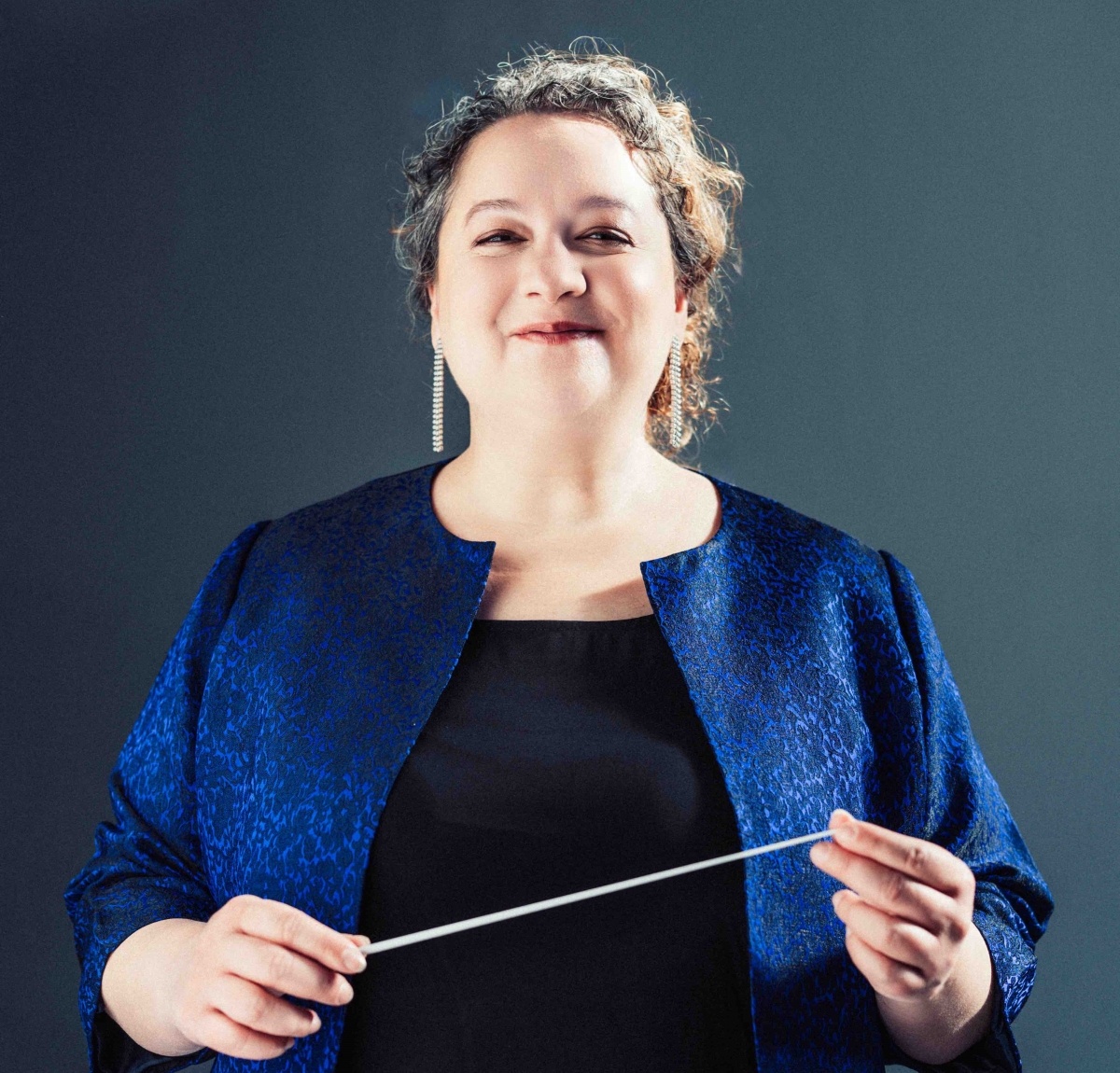 Nữ nhạc trưởng người Pháp Zahia Ziouani. Ảnh: Viện Pháp tại Việt Nam cung cấp