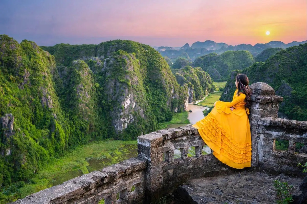Hang Múa Ninh Bình đẹp cả 4 mùa (ảnh https://ninhbinhlocaltour.com/)
