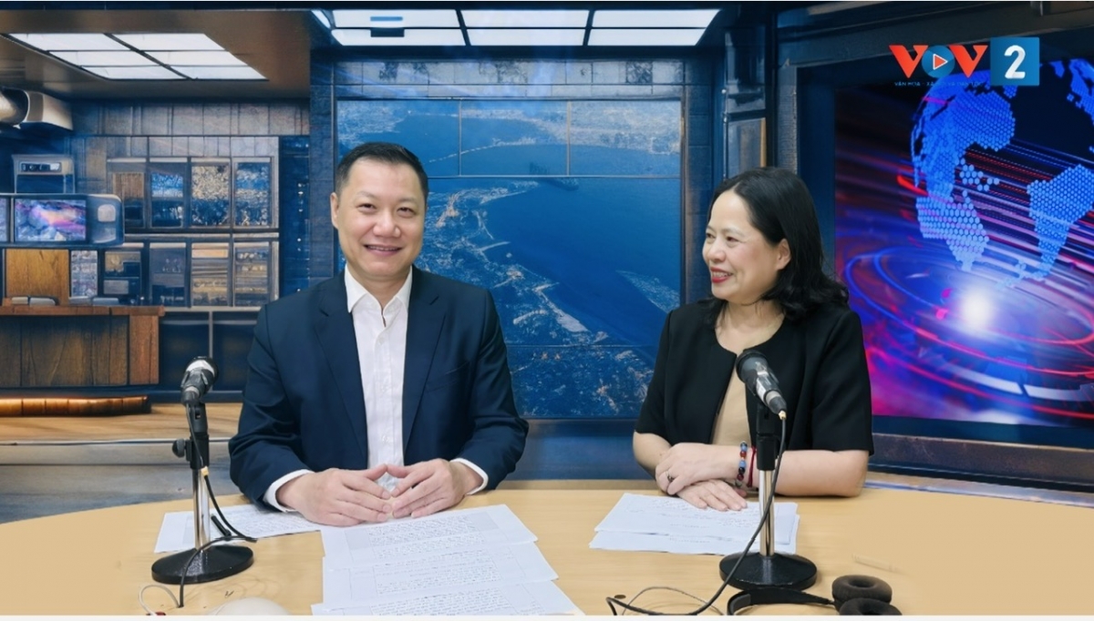 GS. TS Nguyễn Tiến Thảo tại phòng thu VOV2