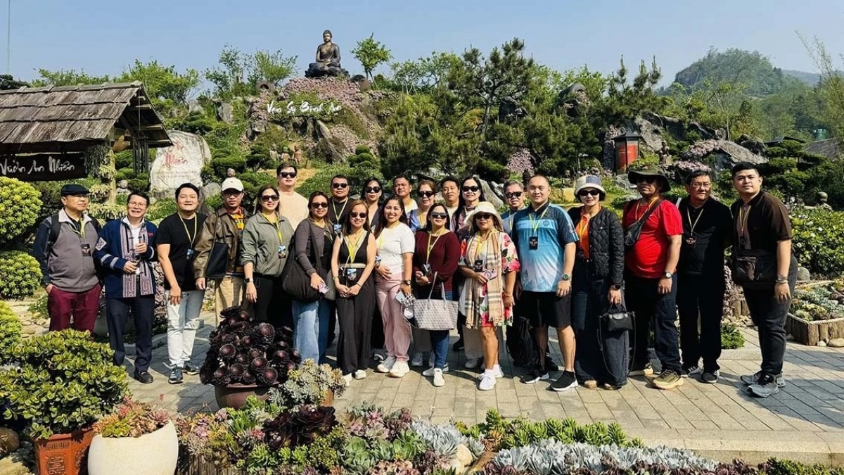 Đoàn famtrip khảo sát tại Sa Pa, Lào Cai. Ảnh: BTC