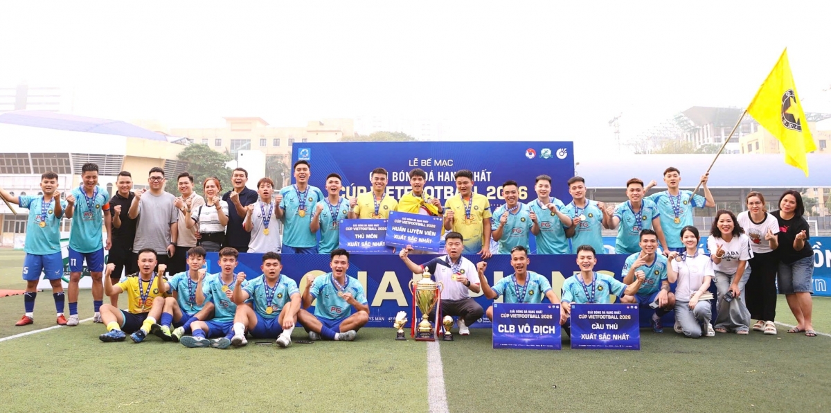 FC Sao khép lại giải đấu HL1-S10 với chức vô địch lịch sử, qua đó hoàn thành mục tiêu 5 năm tại sân chơi 7 người Thủ đô (Ảnh BTC)