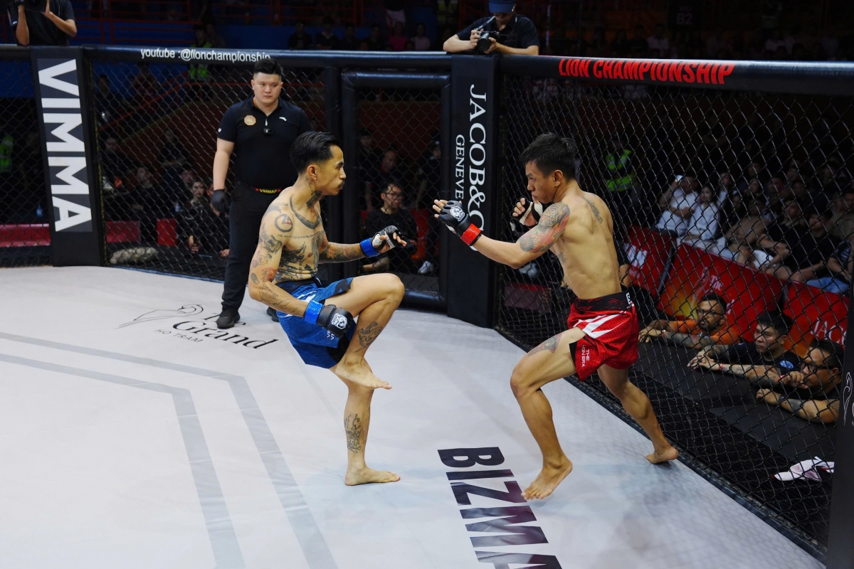 Trần Ngọc Lâm (xanh) giành chiến thắng trong ngày trở lại LION Championship (ảnh: VMMAF)