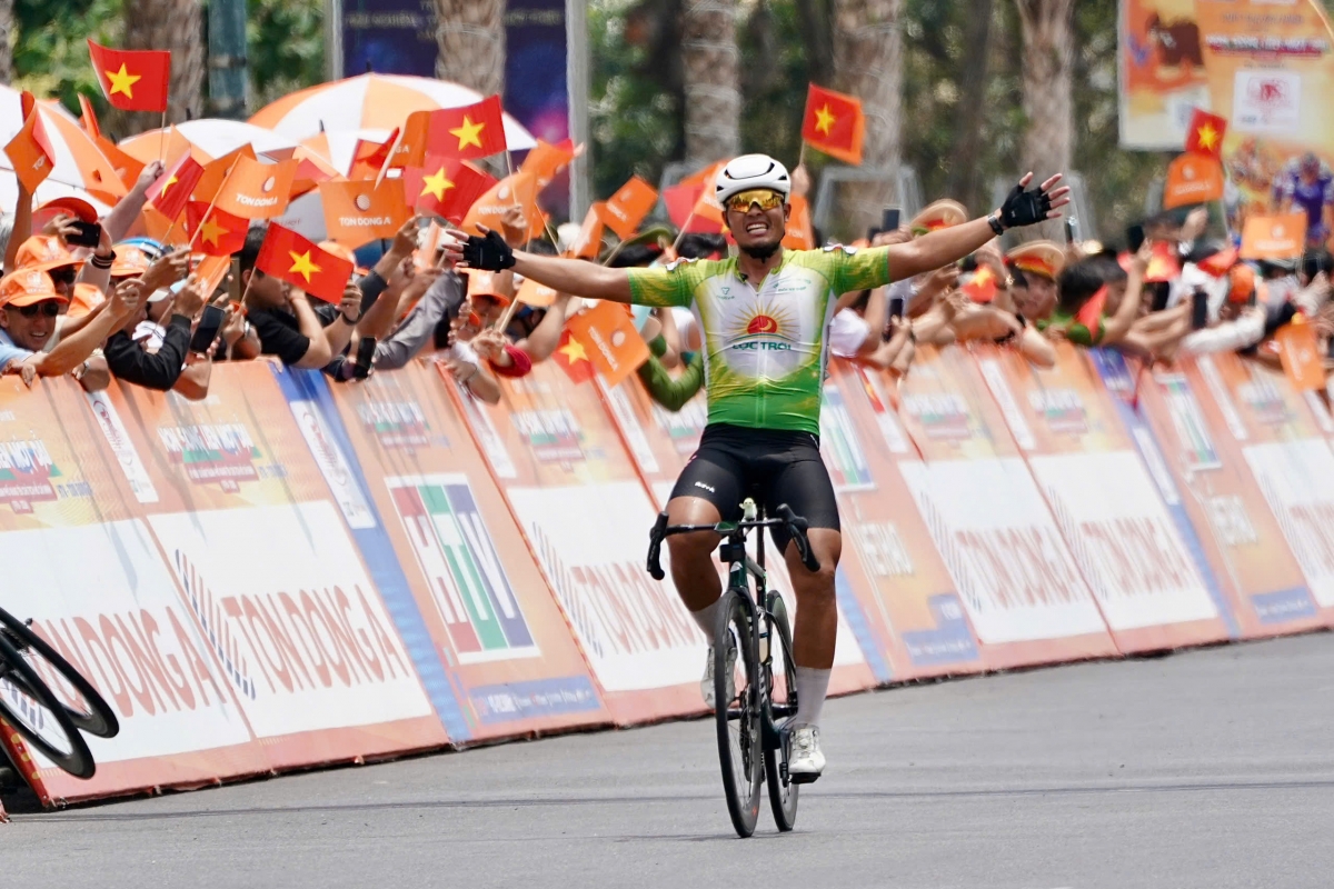 Trịnh Đức Tâm trở thành tay đua Việt Nam thứ tư giành chiến thắng chặng (ảnh: BTC)