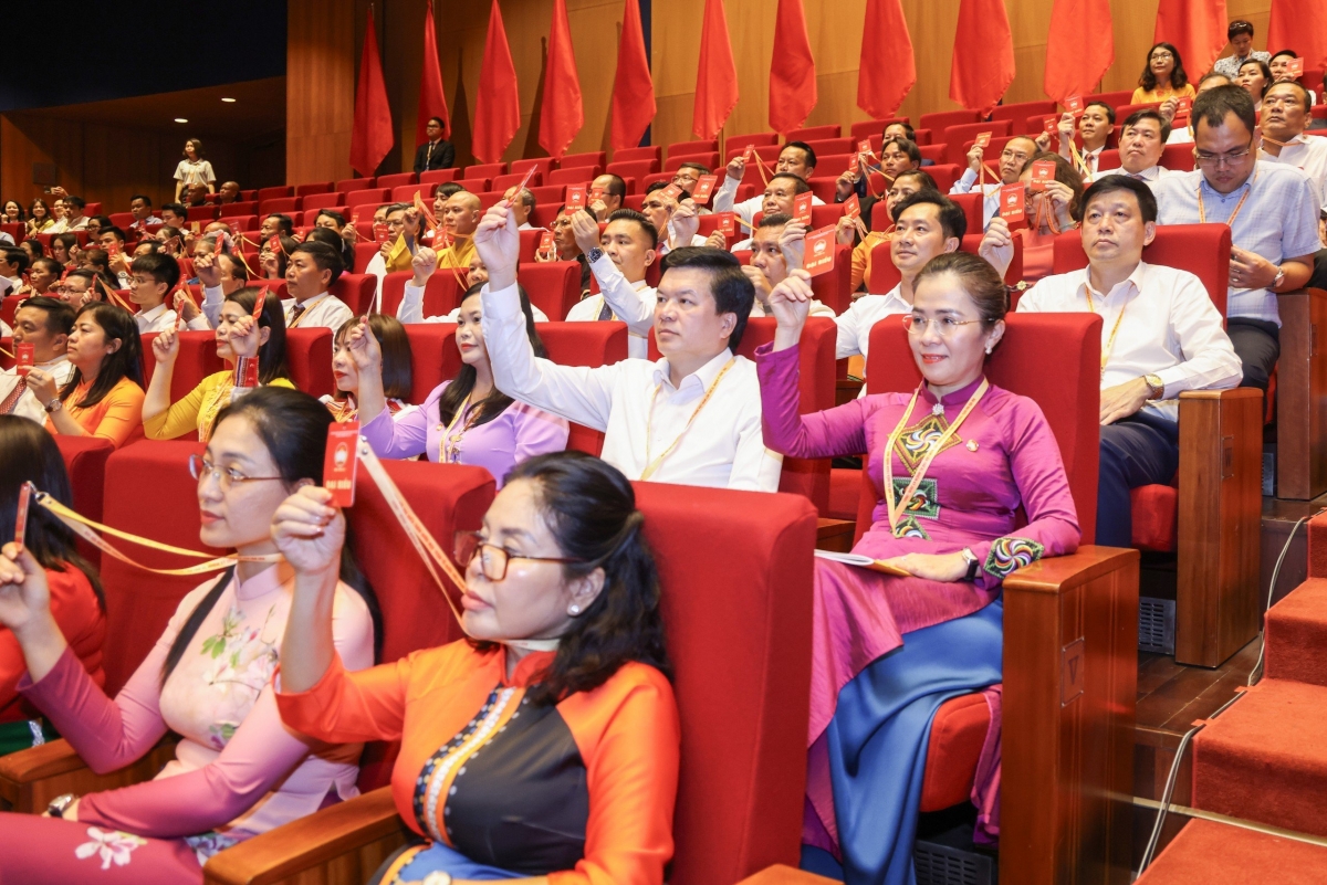 Biểu quyết thông qua chương trình Đại hội. Ảnh: ban tổ chức cung cấp