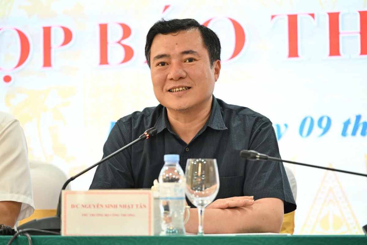Thứ trưởng Bộ Công Thương Nguyễn Sinh Nhật Tân (Ảnh: moit.gov.vn)