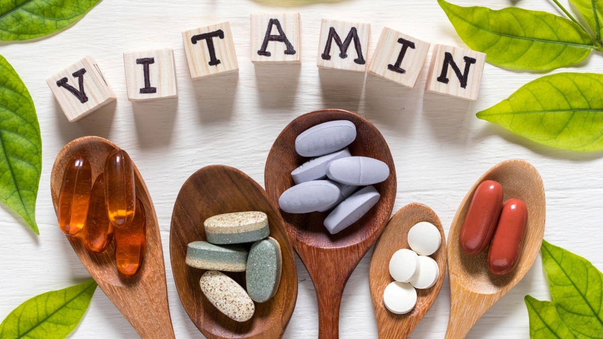 Bổ sung vitamin nên có chỉ định của bác sĩ (Ảnh: Internet)