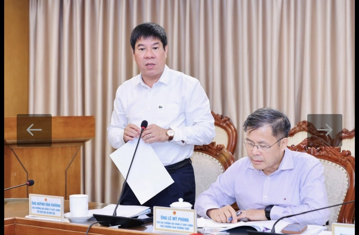 GS.TS Huỳnh Văn Chương báo cáo tại phiên họp (Ảnh MOET)