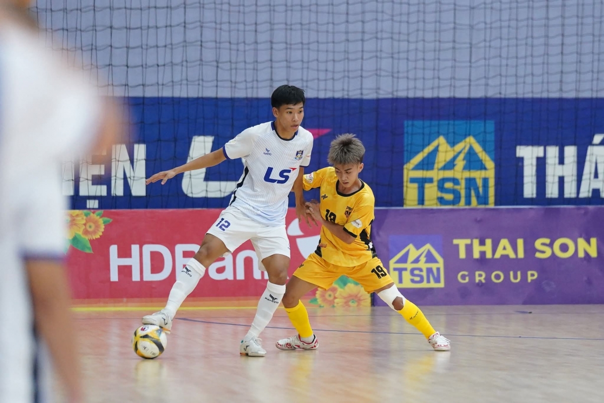 Dù thi đấu nỗ lực nhưng Thái Sơn Nam TP. HCM (áo trắng) đành chia điểm đầy tiếc nuối (Ảnh VFF)