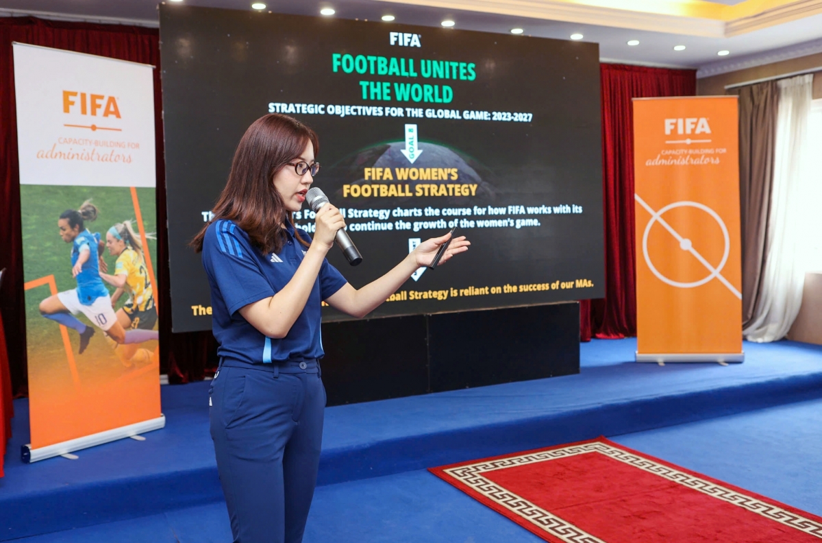 Bà Natcha Tarateerasarn – chuyên gia bóng đá nữ FIFA, giảng viên hội thảo