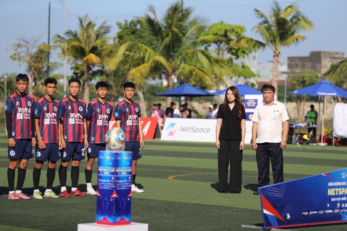 ĐPL-S5 khởi tranh tại sân Đầm Sen, Đà Nẵng với 8 đội bóng tham dự (ảnh: Vietfootball)