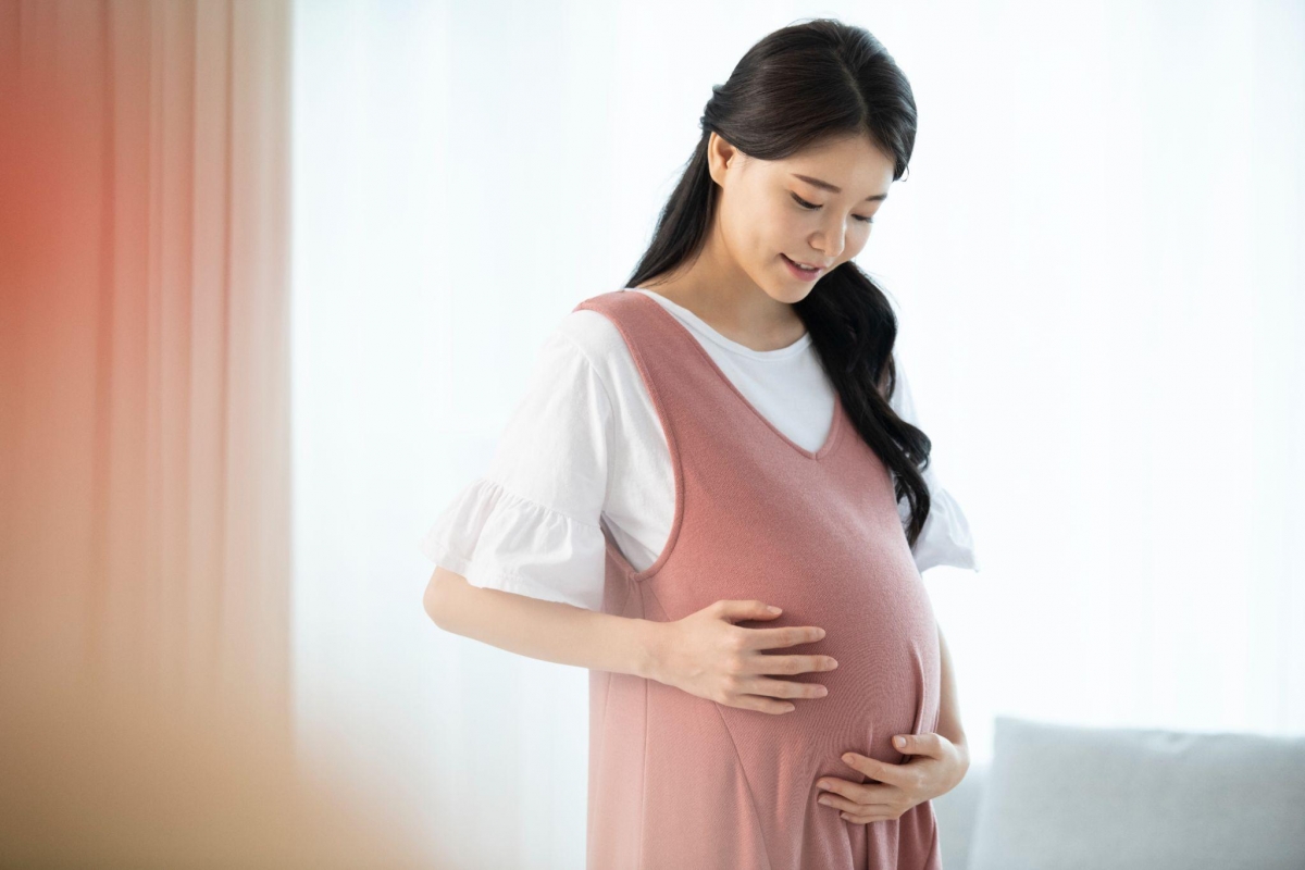 Phụ nữ mang thai cần được chăm sóc sức khỏe cần thận trong mùa hè. Ảnh: Internet