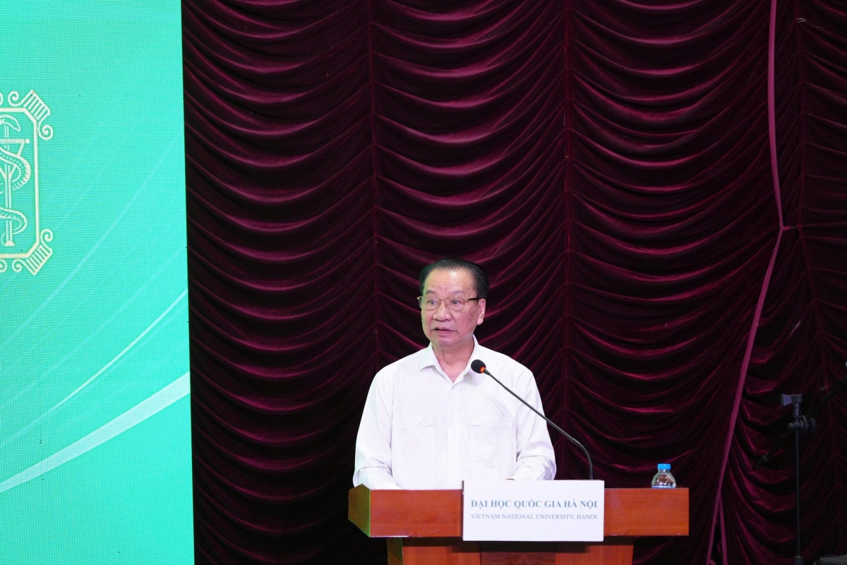 GSTS Phùng Hữu Phú - Nguyên UVTW Đảng phó trưởng ban Tuyên giáo TW, Hiệu trưởng đầu tiên của trường ĐHKHXHVNV ĐHQGHN (Ảnh: USSH)