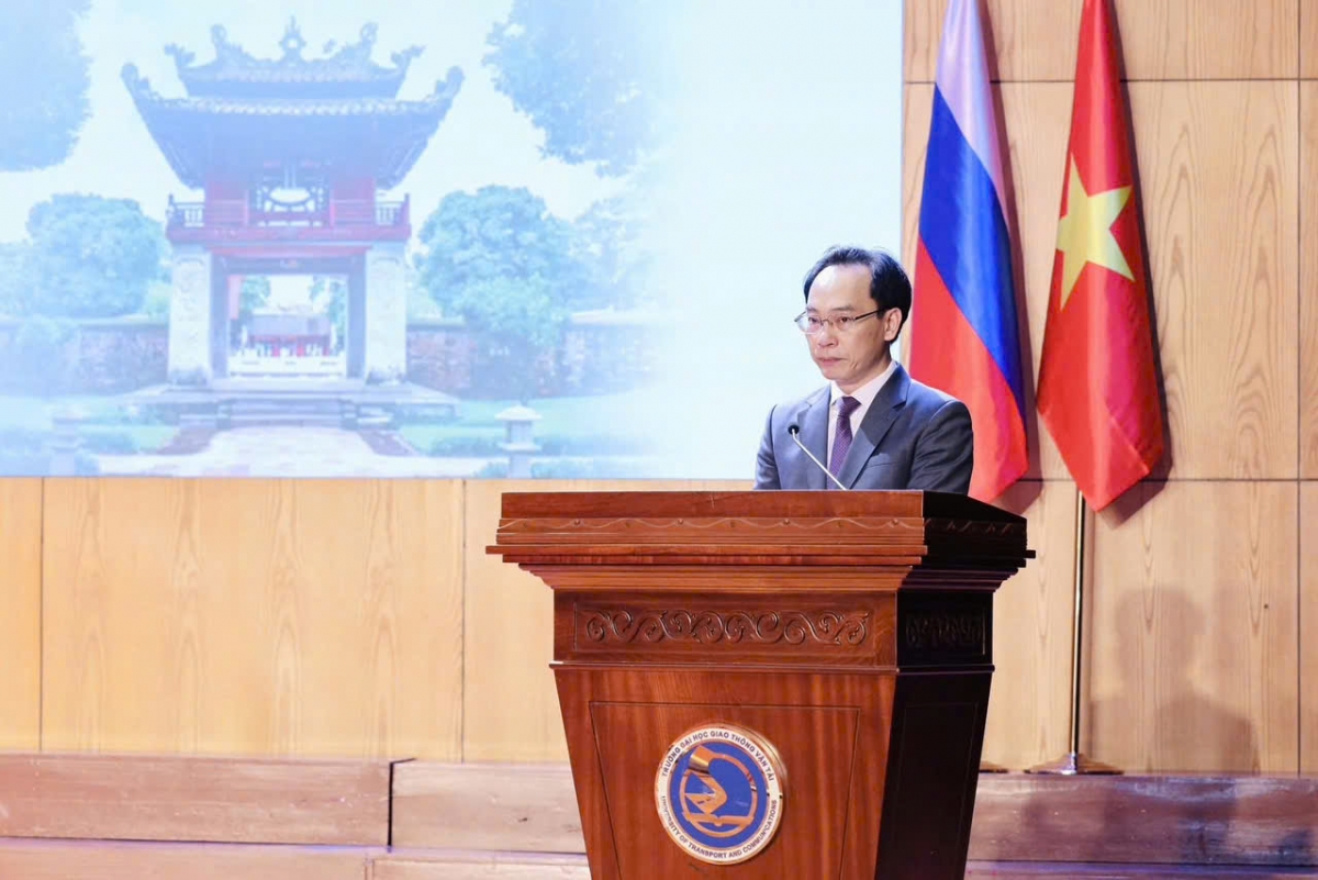 Bộ trưởng Bộ GD-ĐT Hoàng Minh Sơn (Ảnh : MOET)