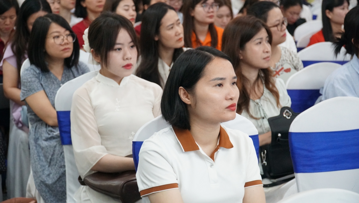 Các đại biểu tham dự hội thảo (Ảnh: ULIS)