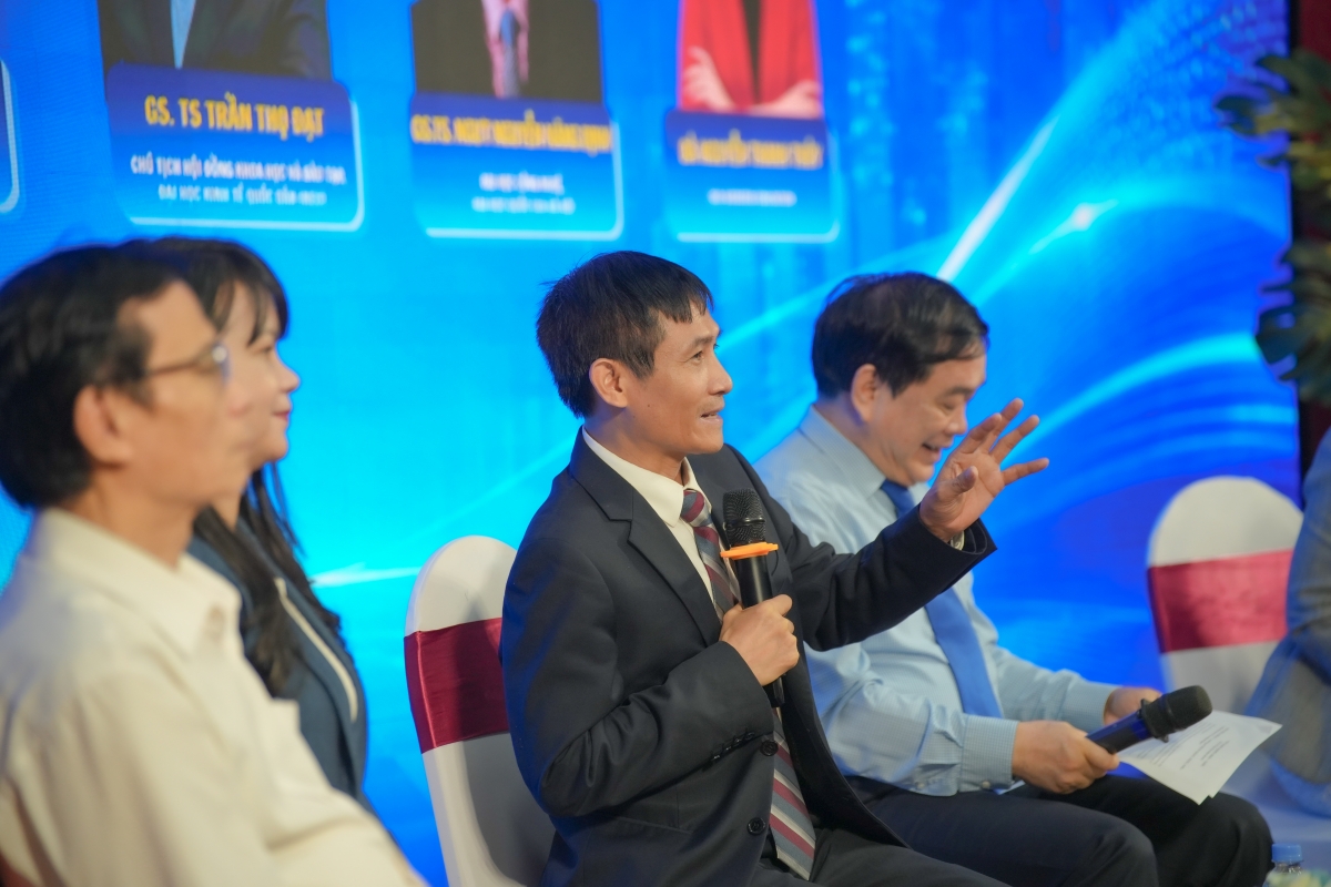 TS. Đinh Việt Hòa - Chủ tịch Hiệp hội Khởi nghiệp Quốc gia chia sẻ tại phiên thảo luận
(Ảnh: BTC)