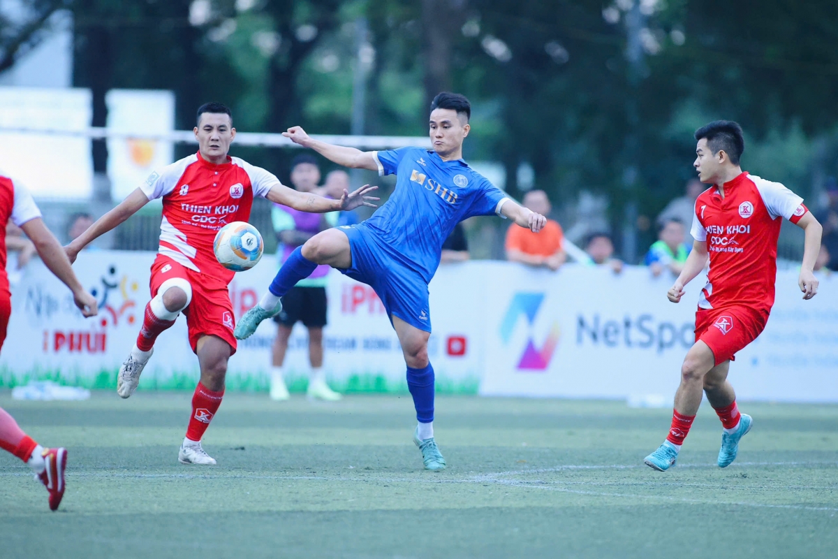 SHB (áo xanh) thắng ấn tượng trong ngày khai mạc giải bóng đá 7 người VĐQG 2026 (ảnh: Vietfootball)