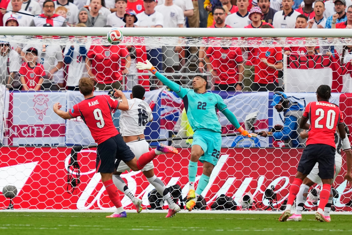 Harry Kane trở thành chân sút vĩ đại nhất lịch sử tuyển Anh tại các kỳ World Cup (Ảnh AP)