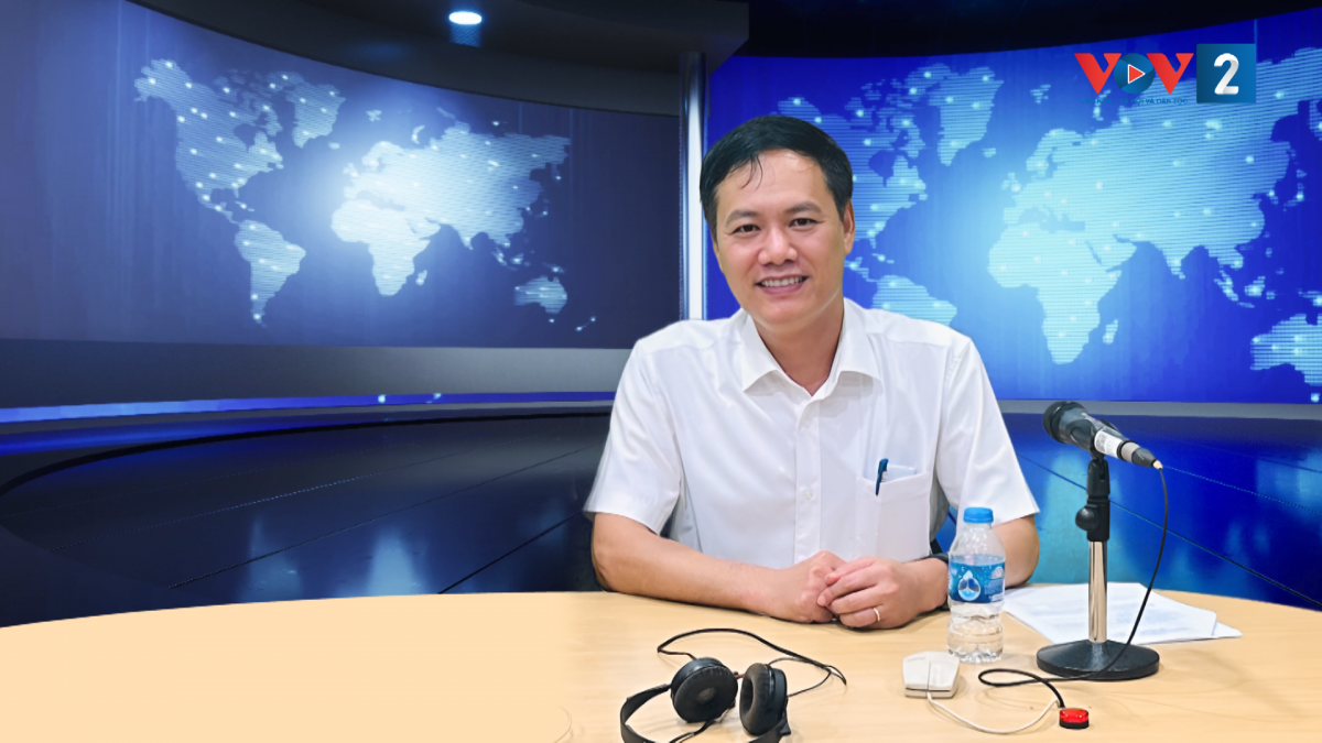 TS.BS Mai Đức Thảo - Trưởng khoa Nội thần kinh, BV Hữu Nghị tại phòng thu của VOV2