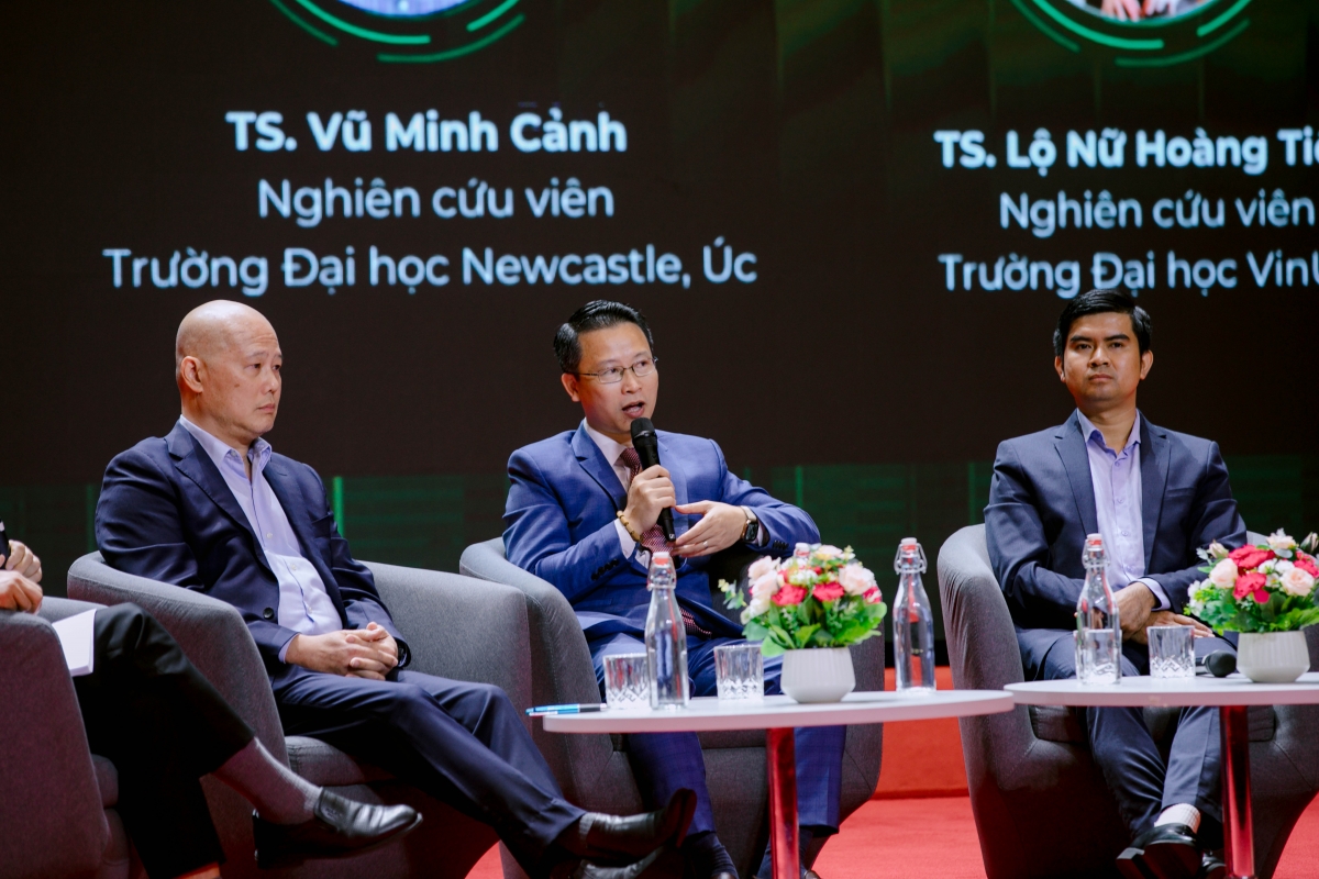 Các nhà khoa học Việt Kiều chia sẻ tại chương trình Chương trình "Homecoming for Vietnamese Scientists” ( Ảnh : VinUni)