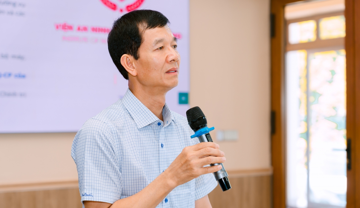 GS.TS Hoàng Đình Phi, Hiệu trưởng Trường Quản trị và Kinh doanh