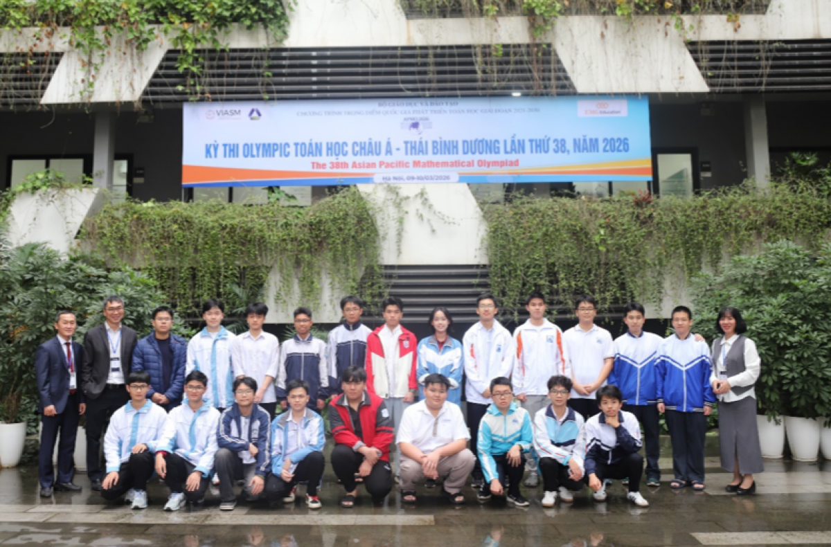 Đội tuyển Việt Nam tham dự Olympic toán Châu Á Thái Bình Dương (Ảnh: moet)