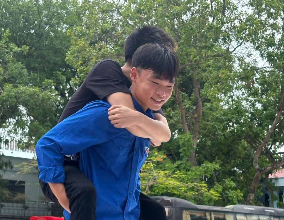 Hình ảnh đẹp tại điểm thi TP. Hà Nội (Ảnh: Thành đoàn Hà Nội)