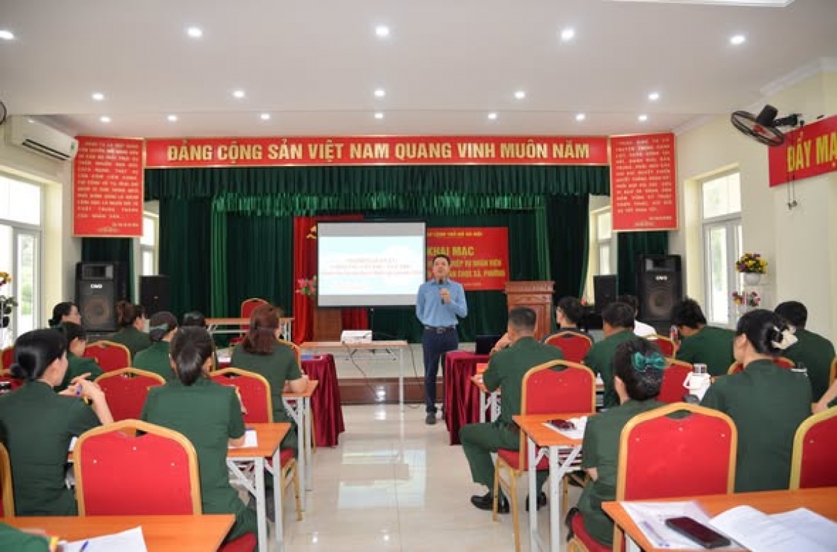 Khai giảng lớp bồi dưỡng nghiệp vụ văn thư - lưu trữ dành cho nhân viên văn thư, lưu trữ thuộc Ban Chỉ huy quân sự cấp xã, phường (Ảnh USSH )