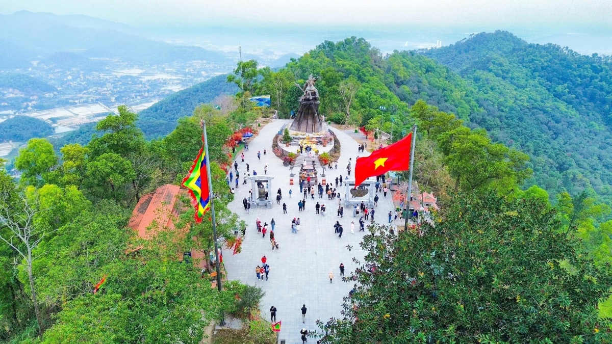 Toàn cảnh tượng Thánh Gióng, Sóc Sơn, Hà Nội. Nguồn: Cổng TT Sở VHTT Hà Nội