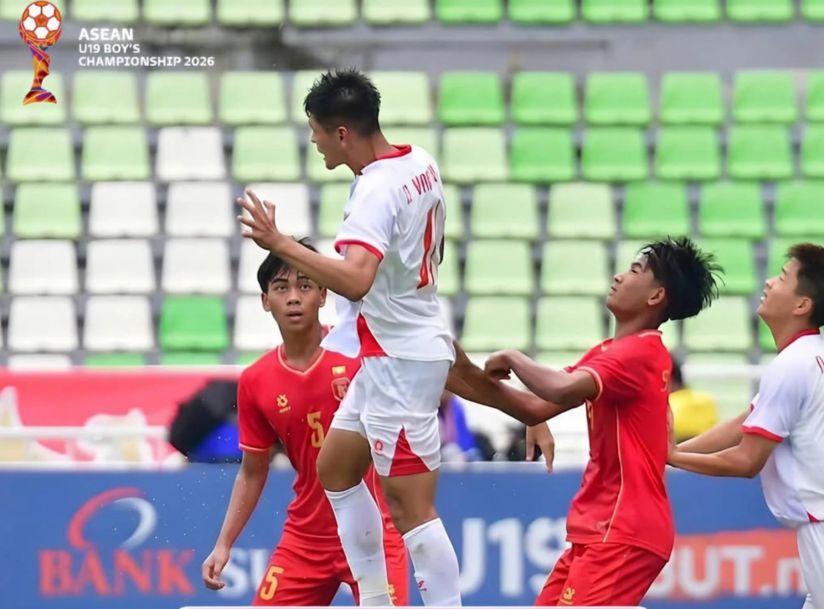 U19 Việt Nam (áo trắng) thắng đậm U19 Myanmar 5-0 (Ảnh: ASEAN Football).