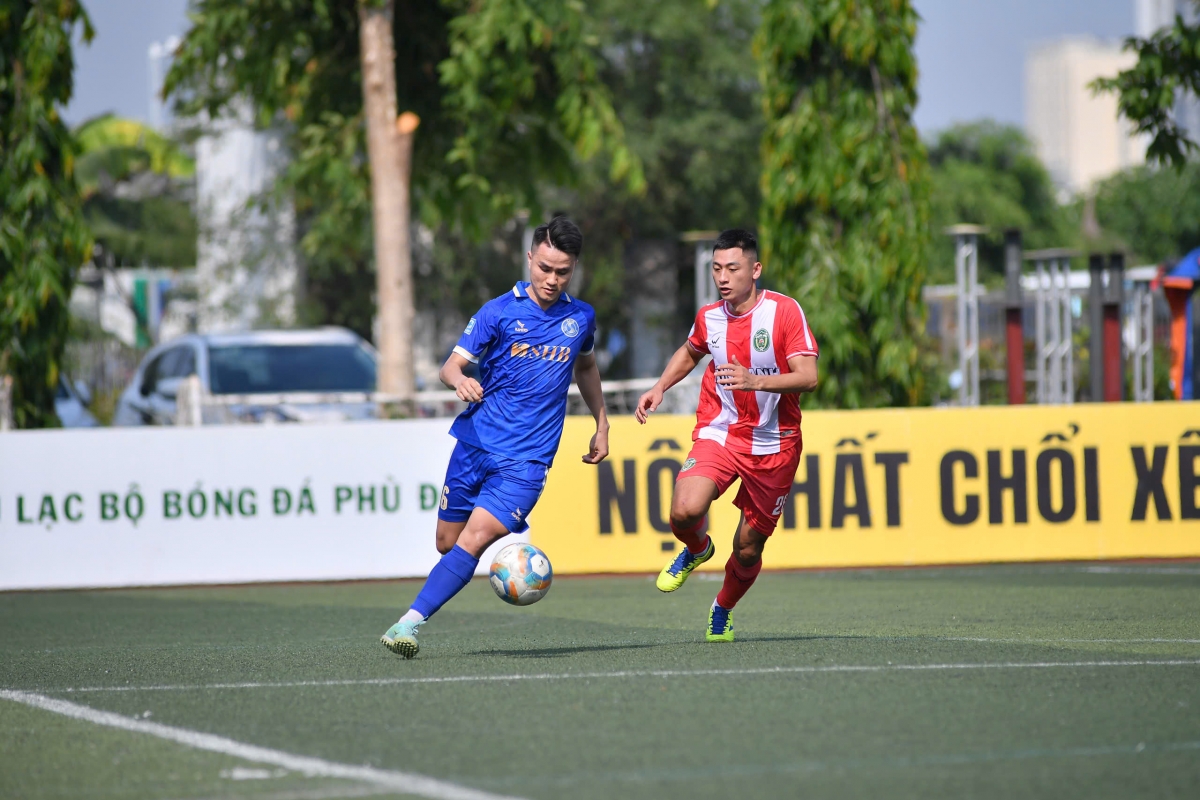 SHB (xanh) có màn ngược dòng ngoạn mục để đua tranh ngôi đầu BXH (ảnh: Vietfootball)
