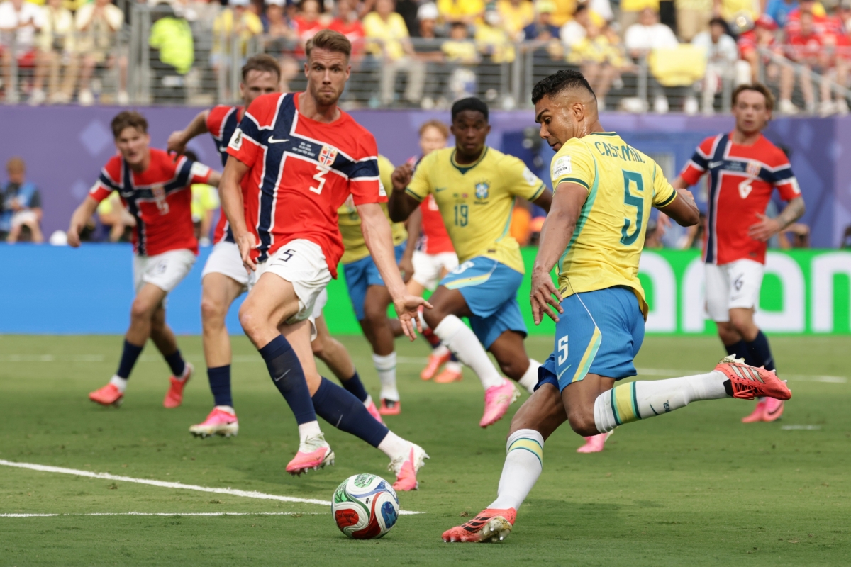 Cuộc so tài giữa Brazil và Na Uy diễn ra đầy căng thẳng và hấp dẫn (Ảnh: AP)