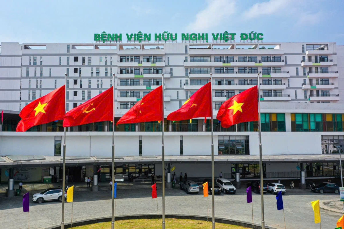 Bệnh viện Hữu nghị Việt Đức cơ sở Ninh Bình được thiết kế theo chuẩn châu Âu, thiết bị, máy móc được số hóa và tích hợp trí tuệ nhân tạo