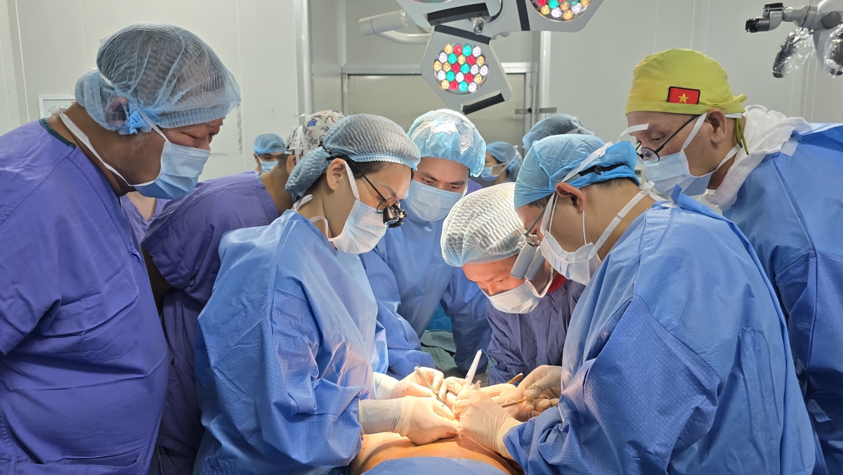 Ca ghép diễn ra trong 6h đồng hồ với sự phối hợp của nhiều chuyên khoa khác nhau
(Ảnh: BVCC)