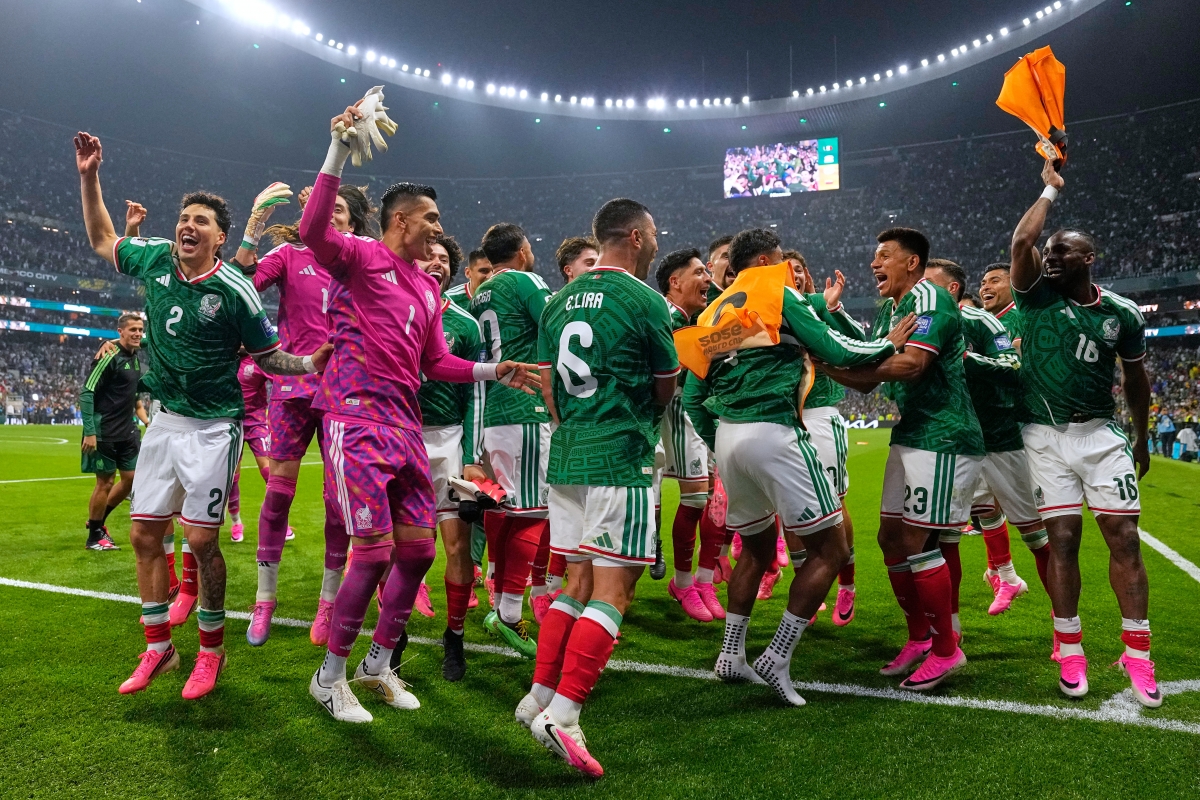 Ngày vui lớn trên sân Azteca (Ảnh: AP)