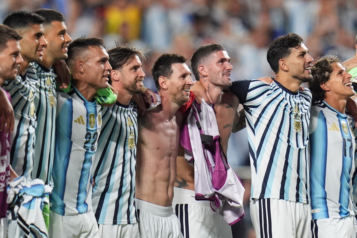 Argentina tiến vào bán kết gặp tuyển Anh (Ảnh: AP)