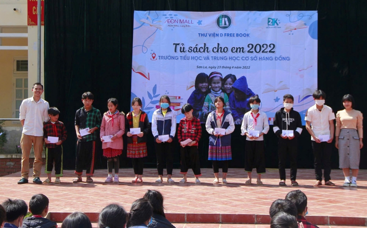 Từ năm 2018 đến nay, D Free Book còn xây dựng được một số tủ sách cho các em nhỏ ở các tỉnh vùng cao.