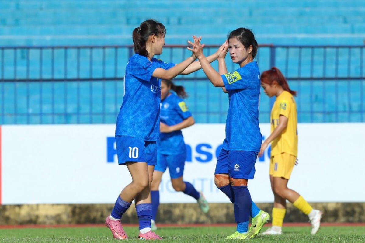 Dương Thị Vân ghi bàn ấn định thắng lợi 2-0 cho Thái Nguyên T&amp;T (Ảnh: VFF)