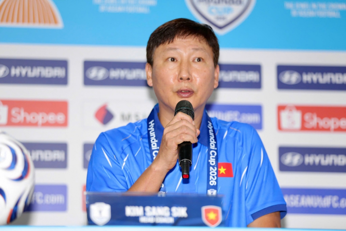 HLV Kim Sang Sik khẳng định toàn đội có sự chuẩn bị kỹ lưỡng cùng tâm lý vững vàng (Ảnh VFF)