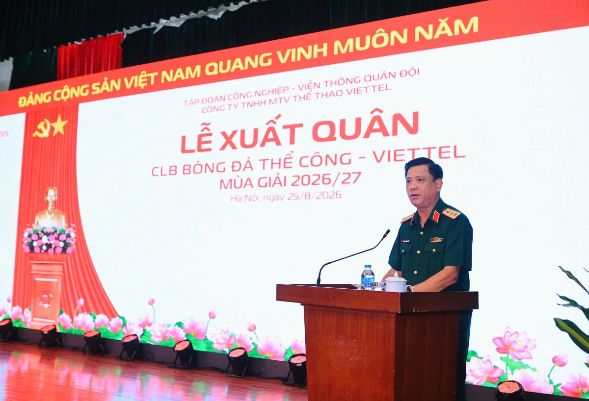 Thượng tướng Nguyễn Trường Thắng phát biểu, giao nhiệm vụ cho Thể Công - Viettel (ảnh: CLB)