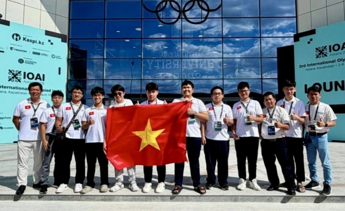 Đoàn học sinh Việt Nam dự thi tại Trường ĐHQG Thể thao Kazakhstan, Astana, Kazakhstan
​​​​​​(Ảnh: moet)