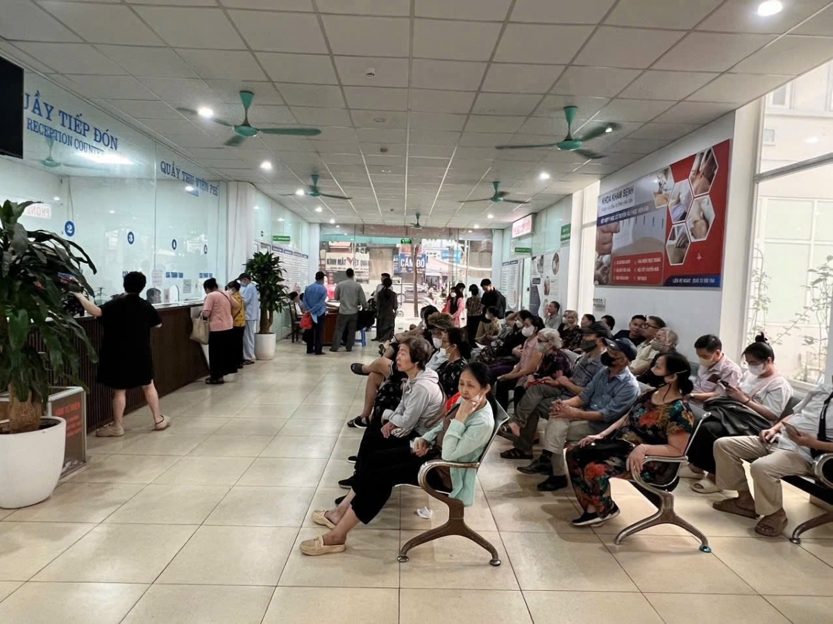 Các bệnh nhân đến khám và điều trị tại Bệnh viện Tuệ Tĩnh. Ảnh: BVCC