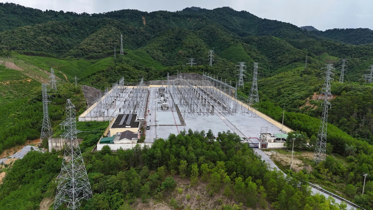 Trạm 220kV Tương Dương, truyền tải điện Nghệ An (Ảnh: Thành Vinh)