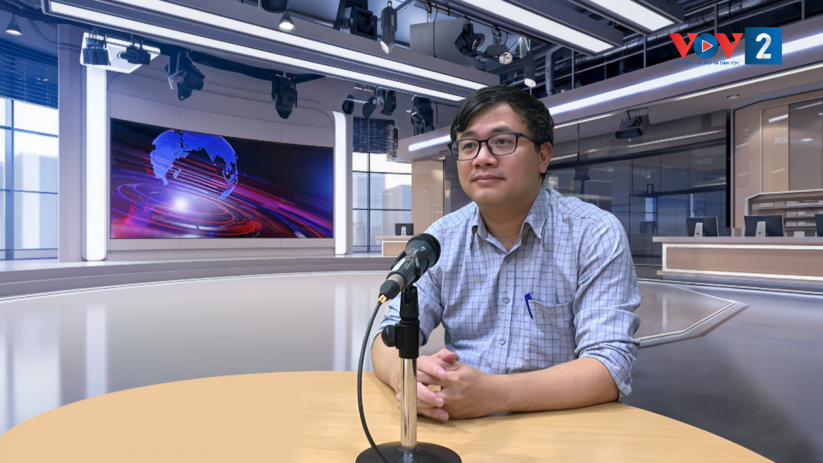TS Phạm Ngọc Toàn, Giám đốc Trung tâm Thông tin phân tích dự báo chiến lược và dịch vụ công thuộc Viện Khoa học Tổ chức Nhà nước và Lao động, Bộ Nội vụ tại phòng thu của VOV2