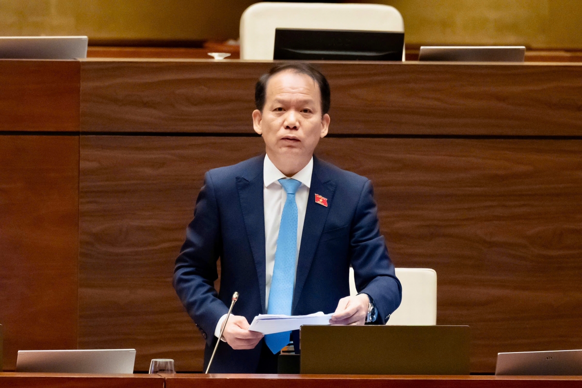 Bộ trưởng Bộ Tư pháp Hoàng Thanh Tùng đã trình bày báo cáo tiếp thu và giải trình các ý kiến của đại biểu về dự án Luật hòa giải ở cơ sở (sửa đổi). Ảnh: Quốc hội