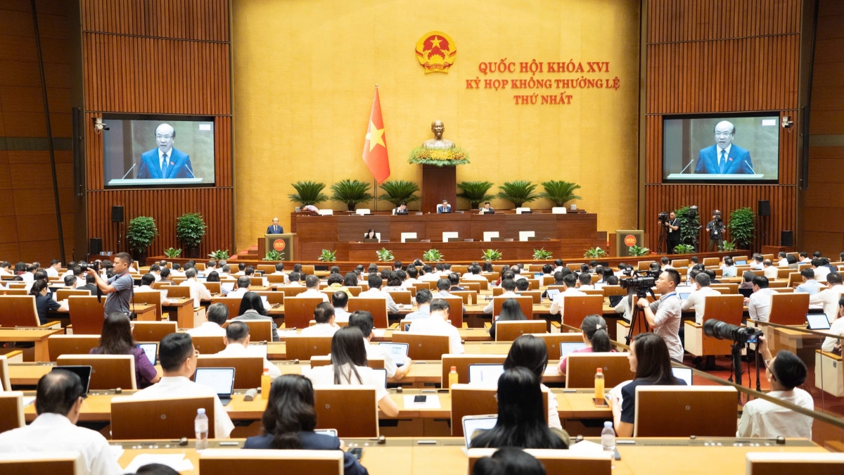 Sáng 6/8/2026: Quốc hội nghe trình bày các tờ trình, báo cáo về các dự án Nghị quyết của Quốc hội. Ảnh: Quốc hội