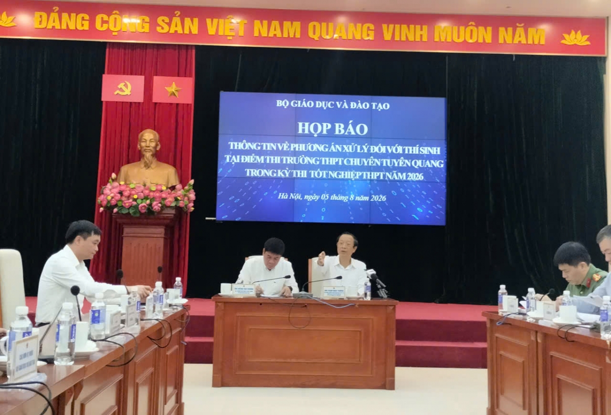 Thứ trưởng thường trực Bộ GD-ĐT Phạm Ngọc Thưởng. Ảnh moet
