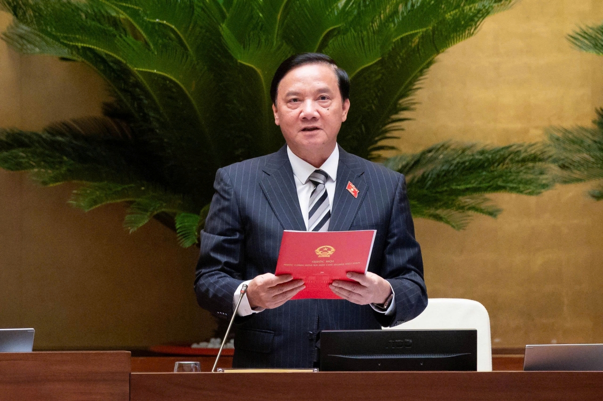 Phó Chủ tịch Quốc hội Nguyễn Khắc Định điều hành phiên thảo luận về dự án Luật sửa đổi, bổ sung một số điều của Luật Kiến trúc chiều 10/8. Ảnh: Quốc hội