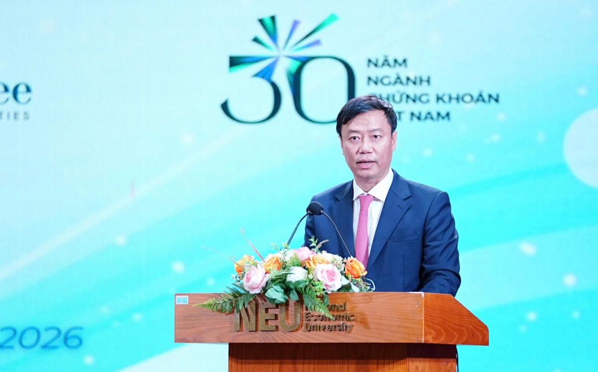 Theo PGS.TS Bùi Đức Thọ, gắn đào tạo với thực tiễn là định hướng của Đại học Kinh tế quốc dân - Ảnh: Ủy ban Chứng khoán.
