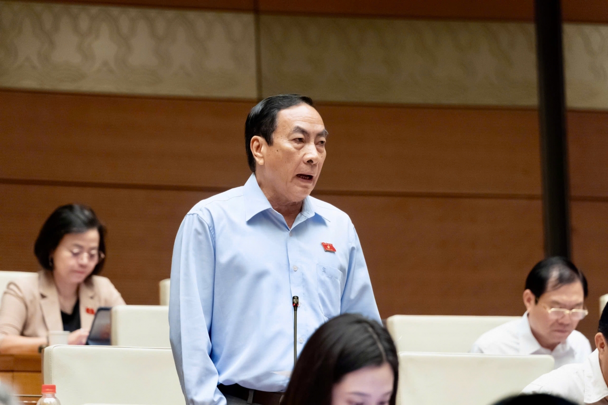 Đại biểu Phạm Văn Hòa (ĐBQH tỉnh Đồng Tháp) góp ý vào dự thảo Luật Hòa giải ở cơ sở (sửa đổi)
Ảnh: Quốc hội