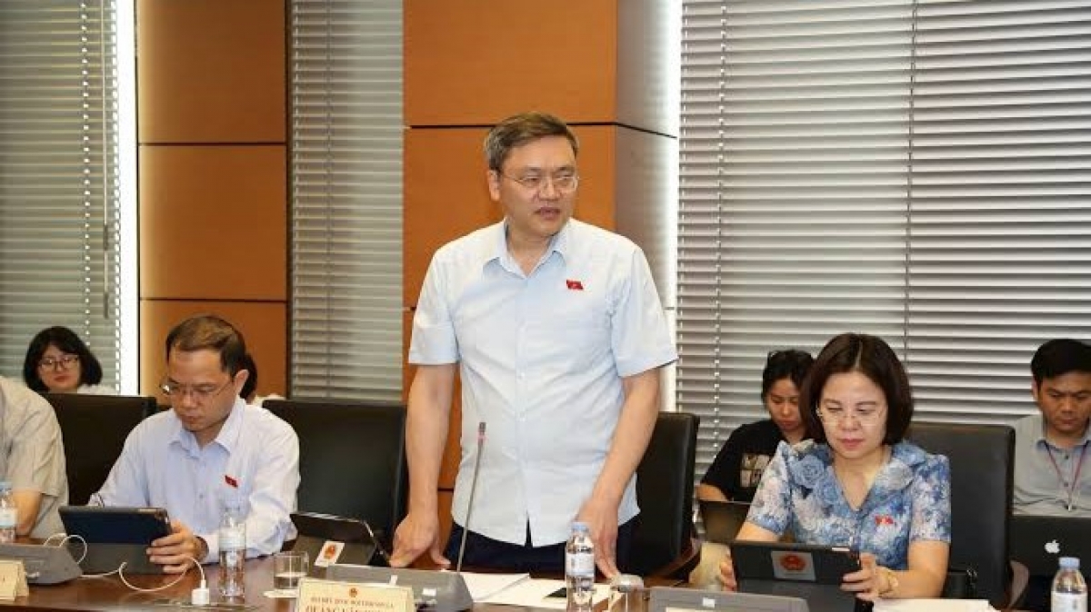 Đại biểu Quàng Văn Hương (ĐBQH tỉnh Sơn La) phát biểu thảo luận tại tổ. (Ảnh: Quốc hội)